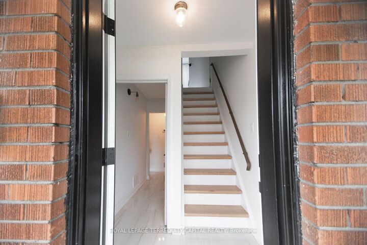 Property Photo:  1010 Caledonia Road Upper  ON M6B 3Z1 