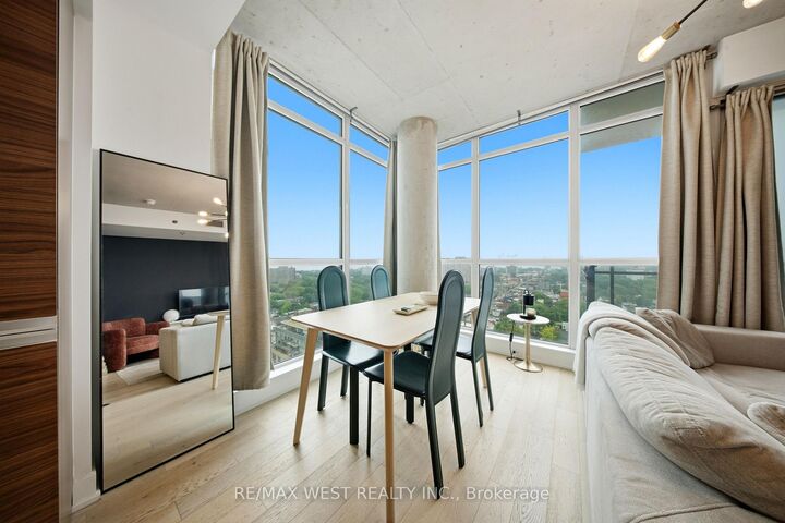 Property Photo:  20 Minowan Miikan Lane 1810  ON M6J 0E5 