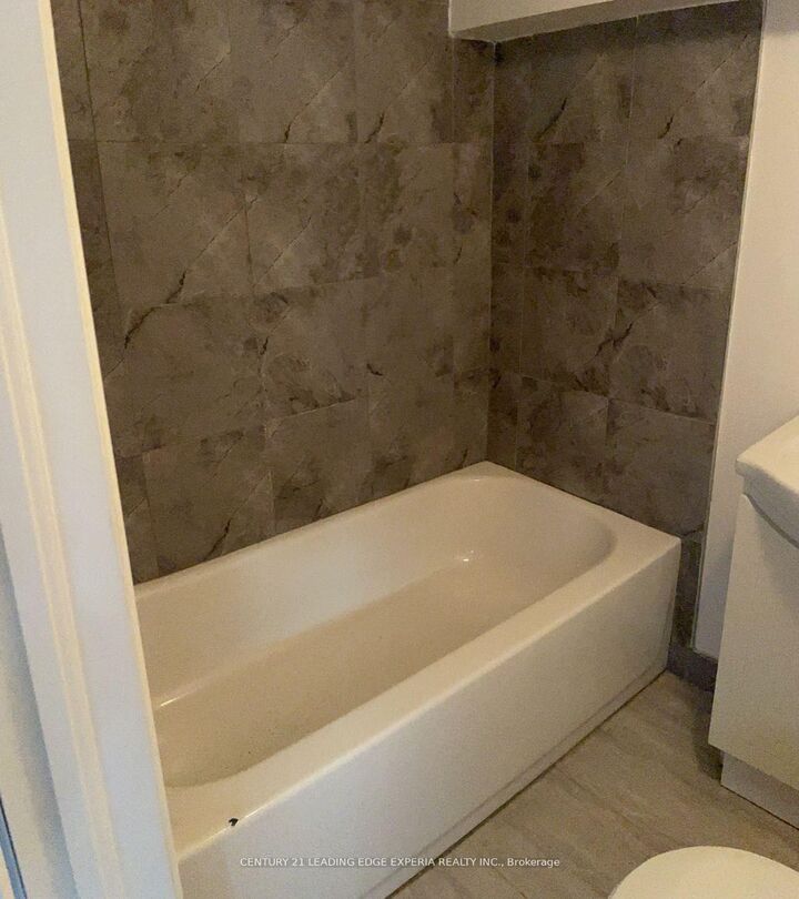 Property Photo:  670 Dundas Street W  ON M5T 1H9 