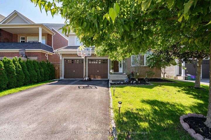 Property Photo:  22 Northcastle Crescent  ON L1M 0H8 