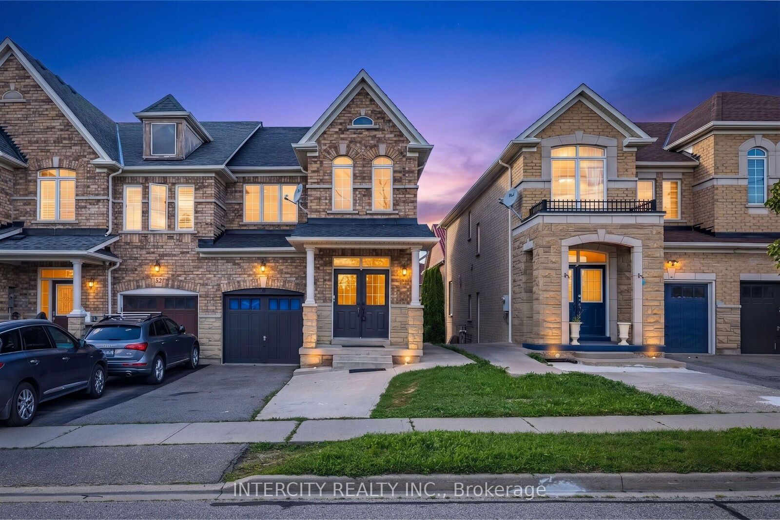 Property Photo:  50 Royal Vista Road  ON L6Y 0N5 