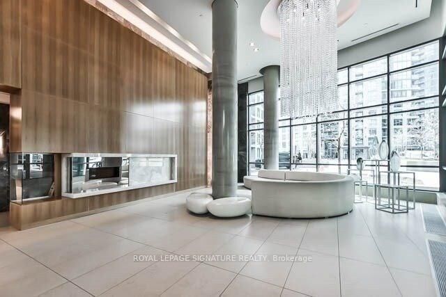 Property Photo:  215 Fort York Boulevard 3709  ON M5V 4A2 