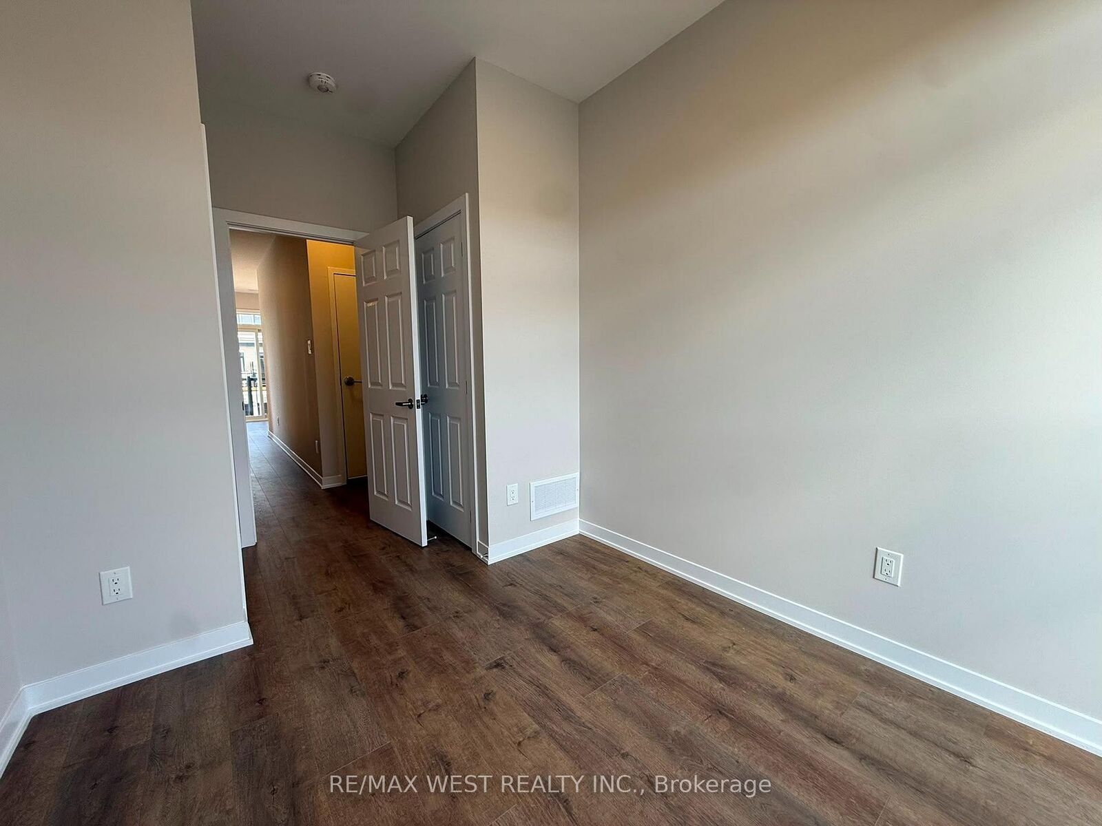 Property Photo:  777 Utopie Private  ON K1W 0M5 