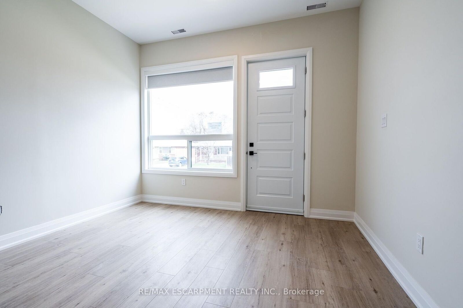 Property Photo:  728 Eleventh Avenue B  ON L8T 2K8 