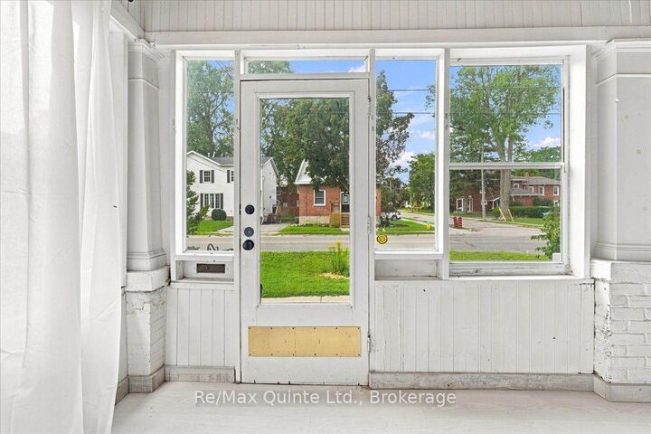 Property Photo:  95 Victoria Avenue  ON K8N 2A3 