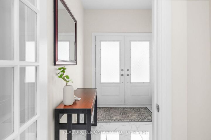 Property Photo:  14 Peever Place  ON K7C 0K5 