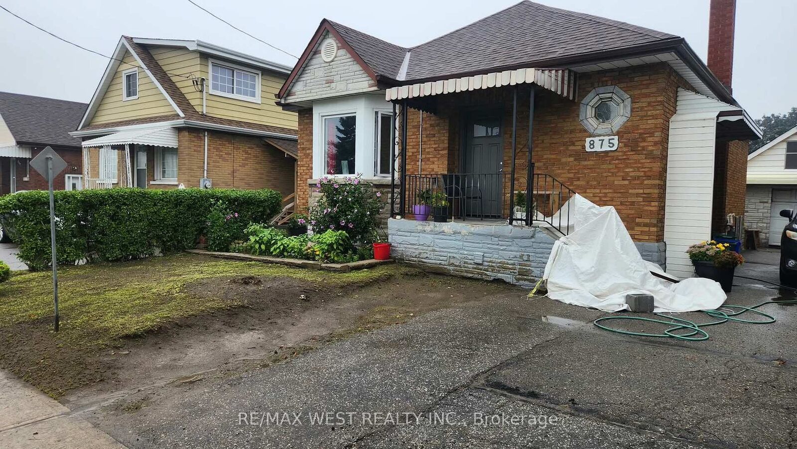 Property Photo: 875 Ritson Road S ON L1H 5L5