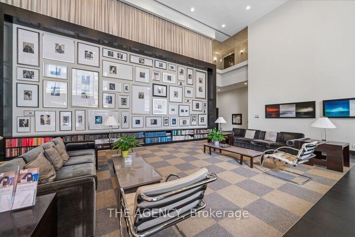 Property Photo:  438 King Street W 1314  ON M5V 3T9 