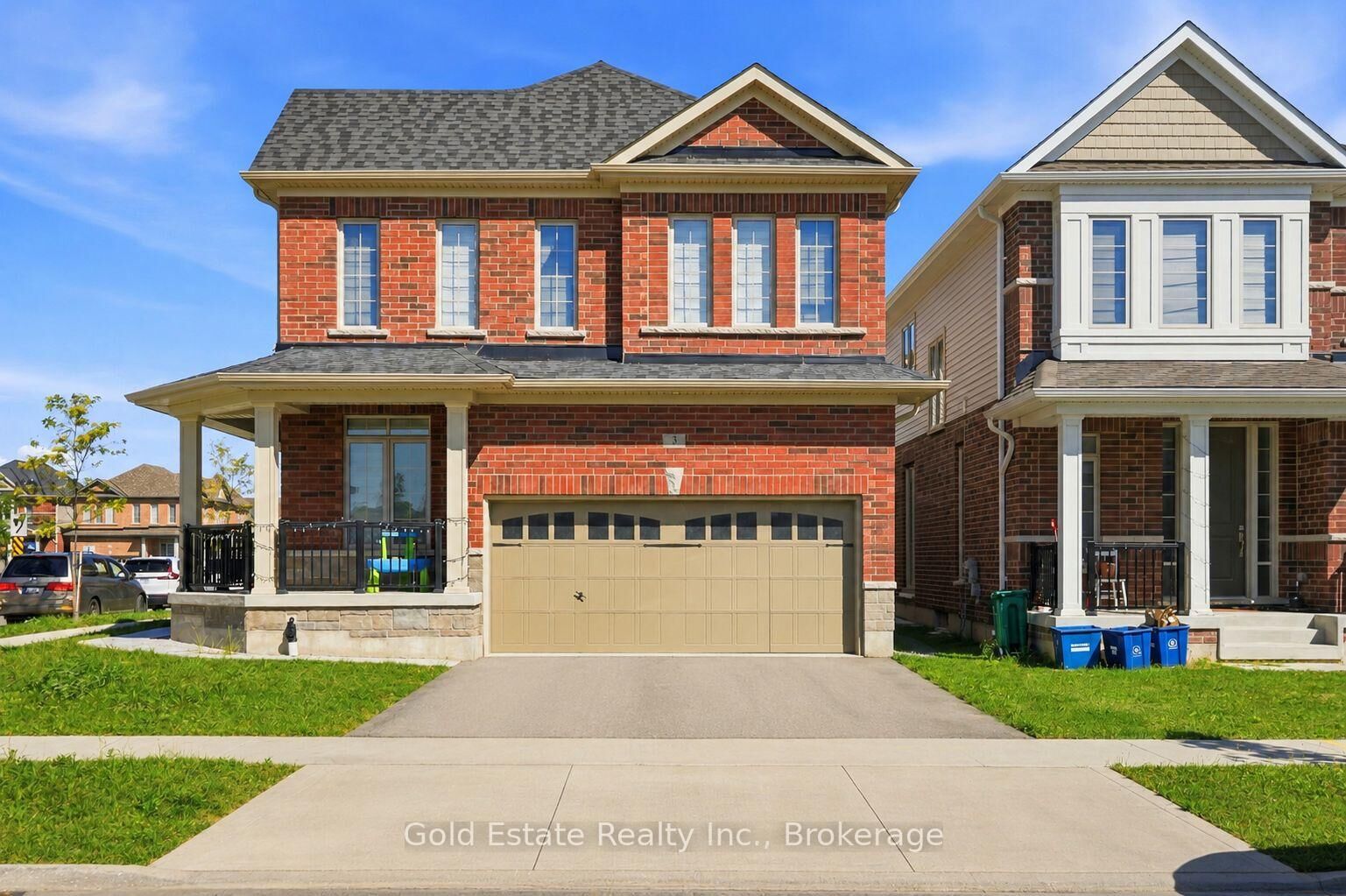 Property Photo:  3 Georgina Street  ON N2R 1R7 