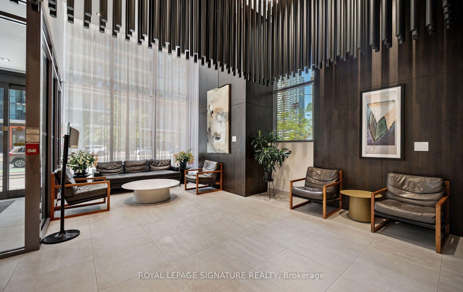 Property Photo:  4065 Confederation Parkway 3512  ON L5B 0L4 