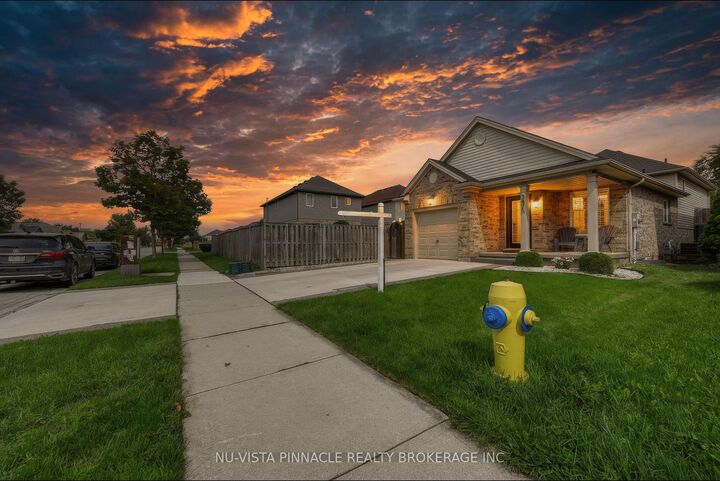 Property Photo:  2871 Meadowgate Boulevard  ON N6M 1L3 