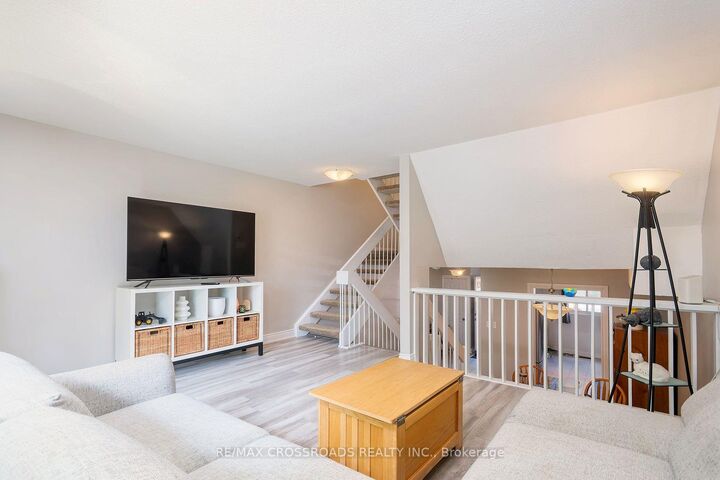 Property Photo:  10 Rodda Boulevard 65  ON M1E 2Z6 