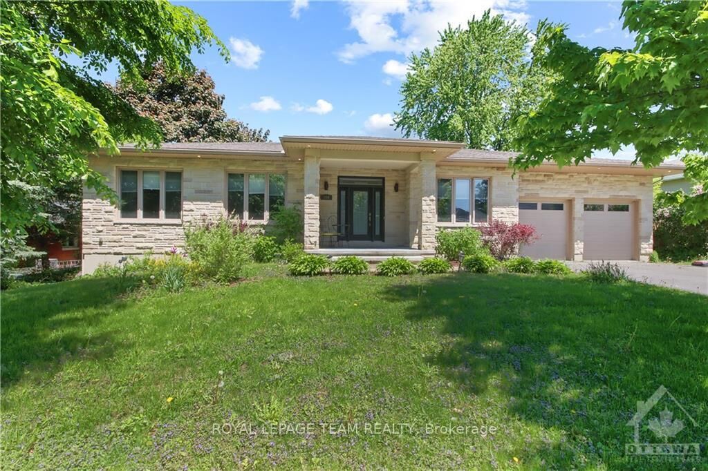 Property Photo:  159 Roger Road  ON K1H 5C7 