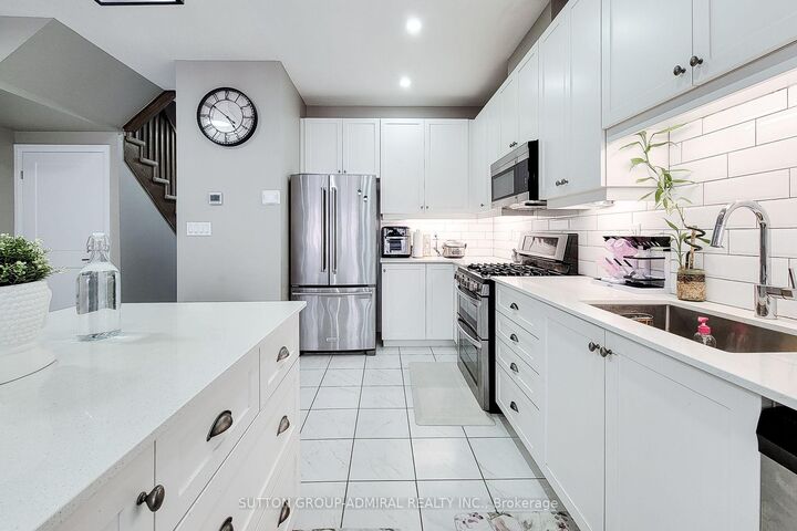 Property Photo: 4002 Crown Street ON L3J 0S6