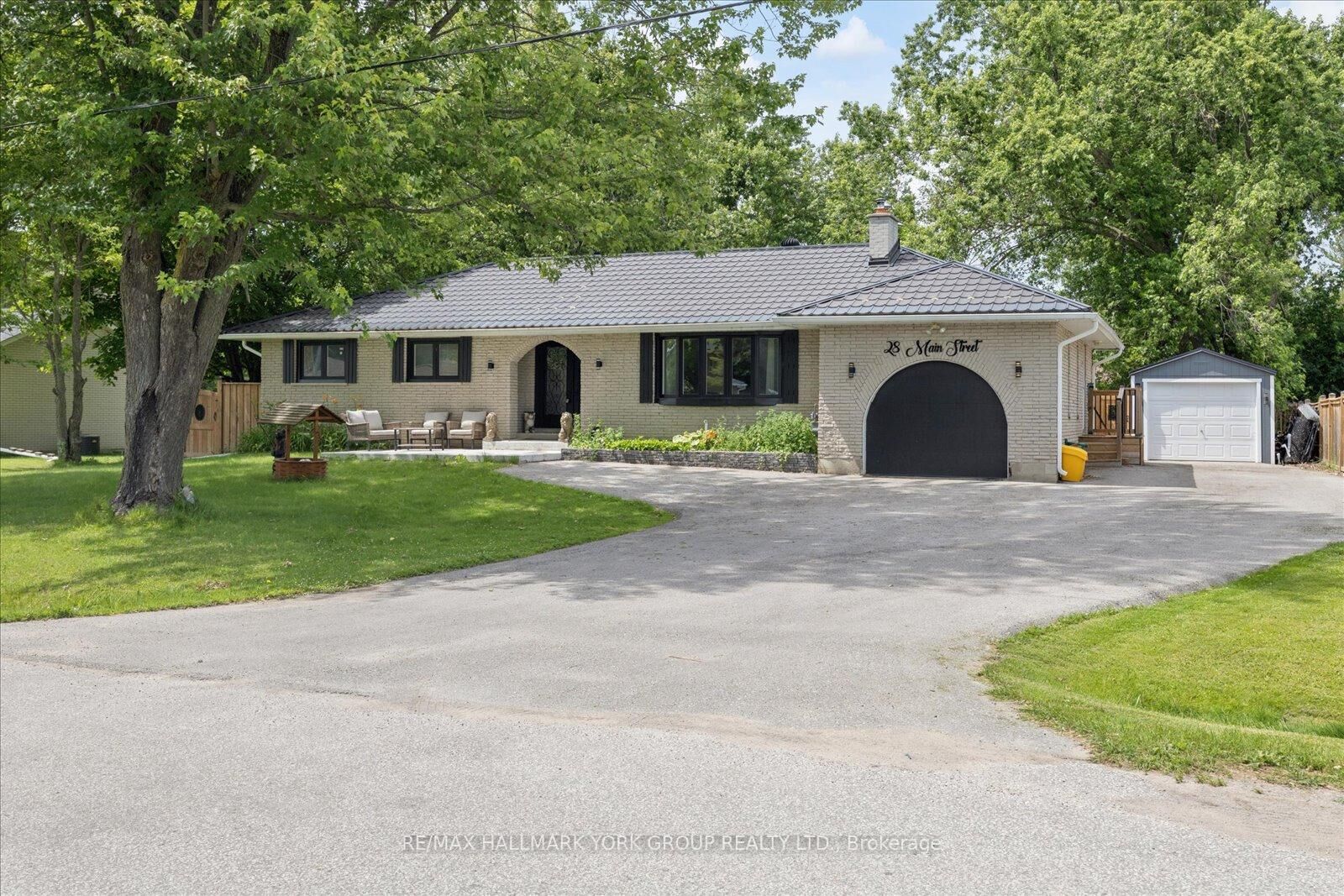 Property Photo:  28 Main Street  ON L0E 1N0 