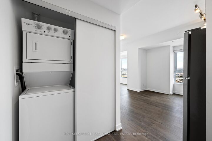 Property Photo:  56 Lakeside Terrace 1001  ON L4M 7B9 