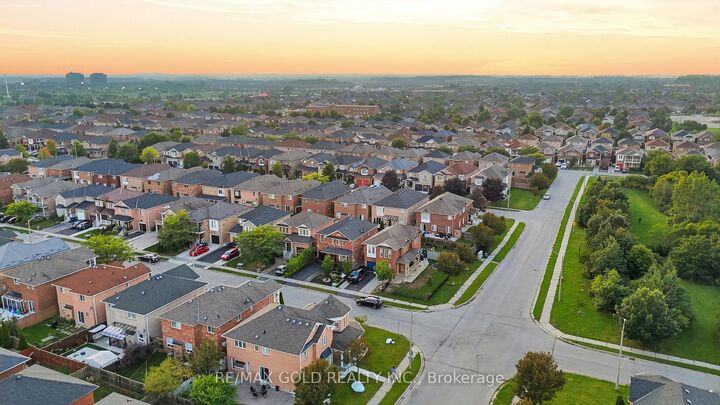 Property Photo: 30 Schooner Drive ON L7A 3H3