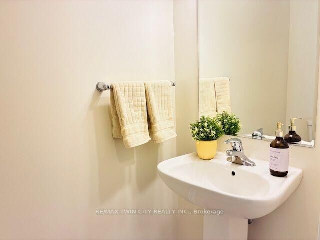 Property Photo:  86 Daylily Lane  ON N2R 0L7 
