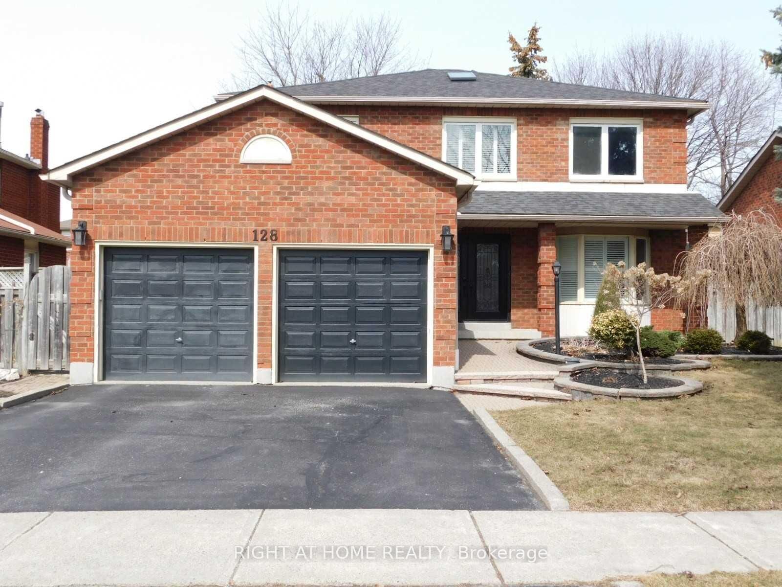 Property Photo:  128 William Stephenson Drive  ON L1N 8V1 