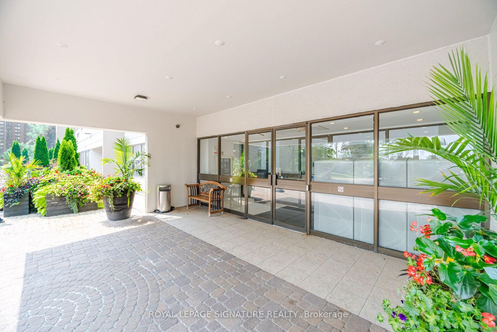 Property Photo:  1580 Mississauga Valley Boulevard 906  ON L5A 3T8 