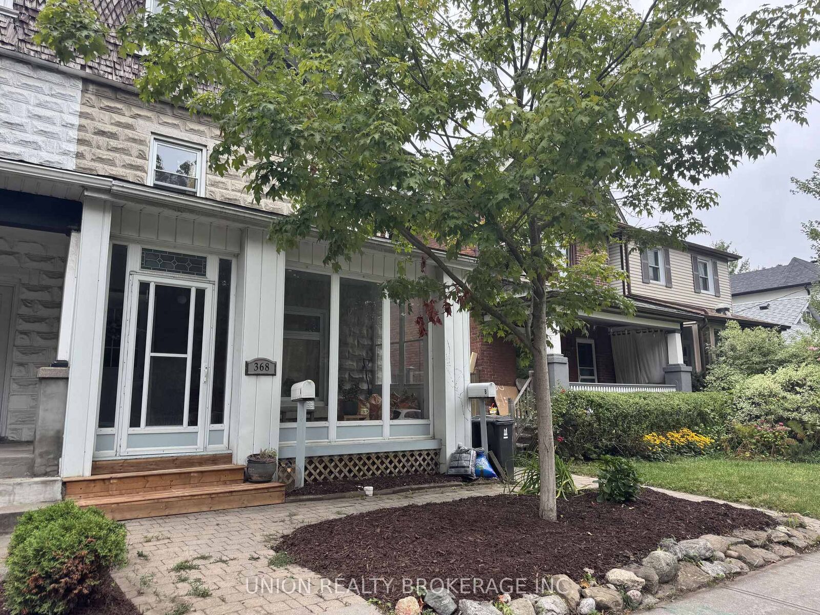 Property Photo:  368 Main Street Upper (Unit A)  ON M4C 4X8 