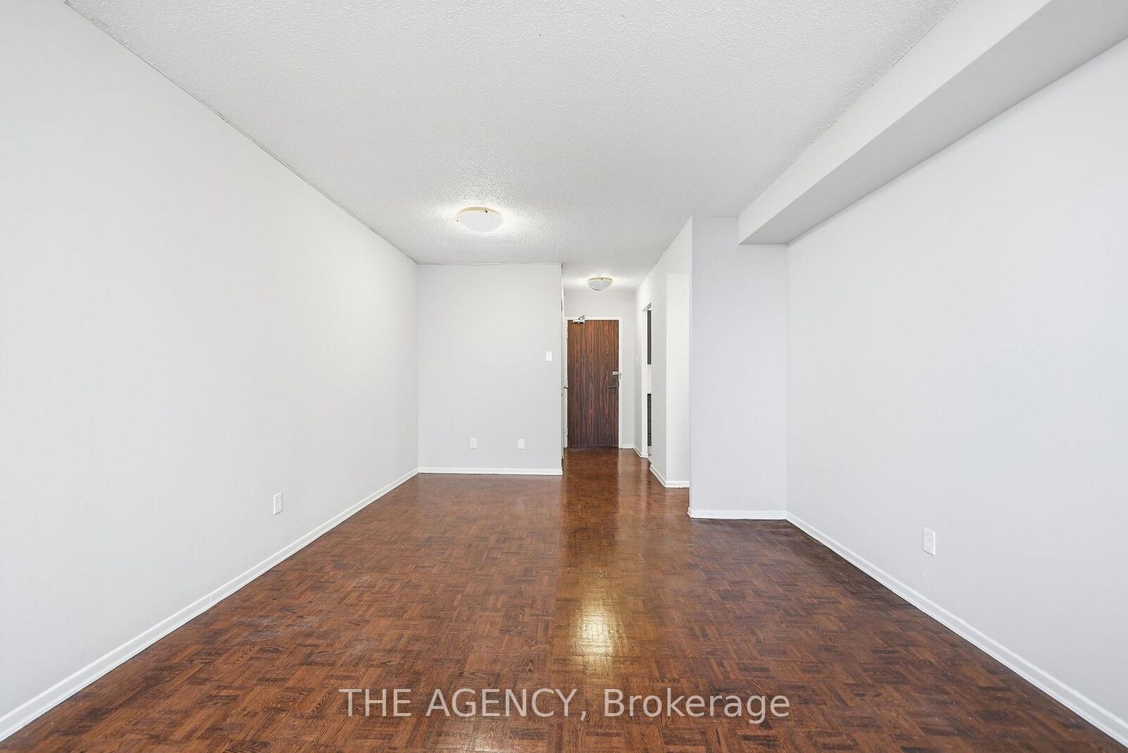 Property Photo:  2350 Dundas Street W 2204A  ON M6P 4B1 