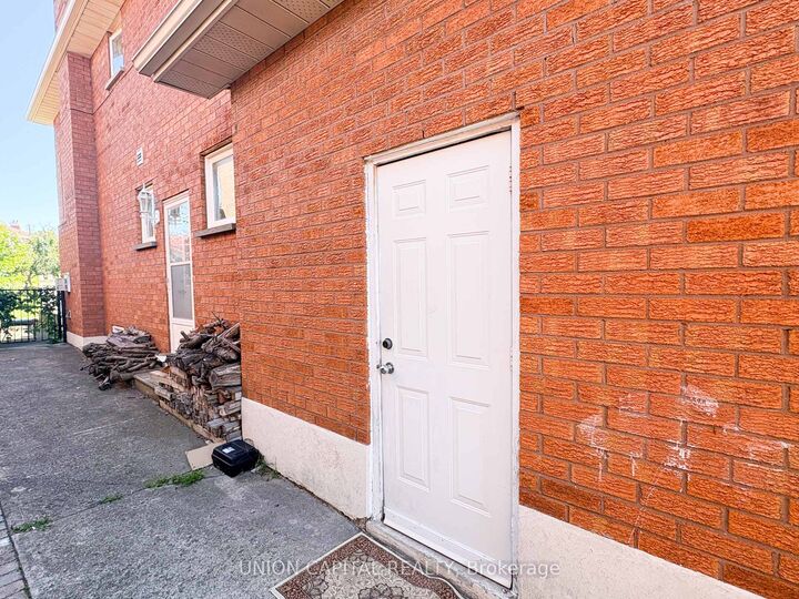 Property Photo:  300 Belview Avenue Bsmt  ON L4L 7V7 