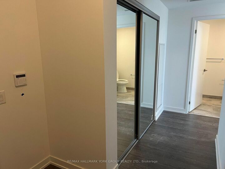 Property Photo:  20 O'Neill Road 1523  ON M3C 0R2 