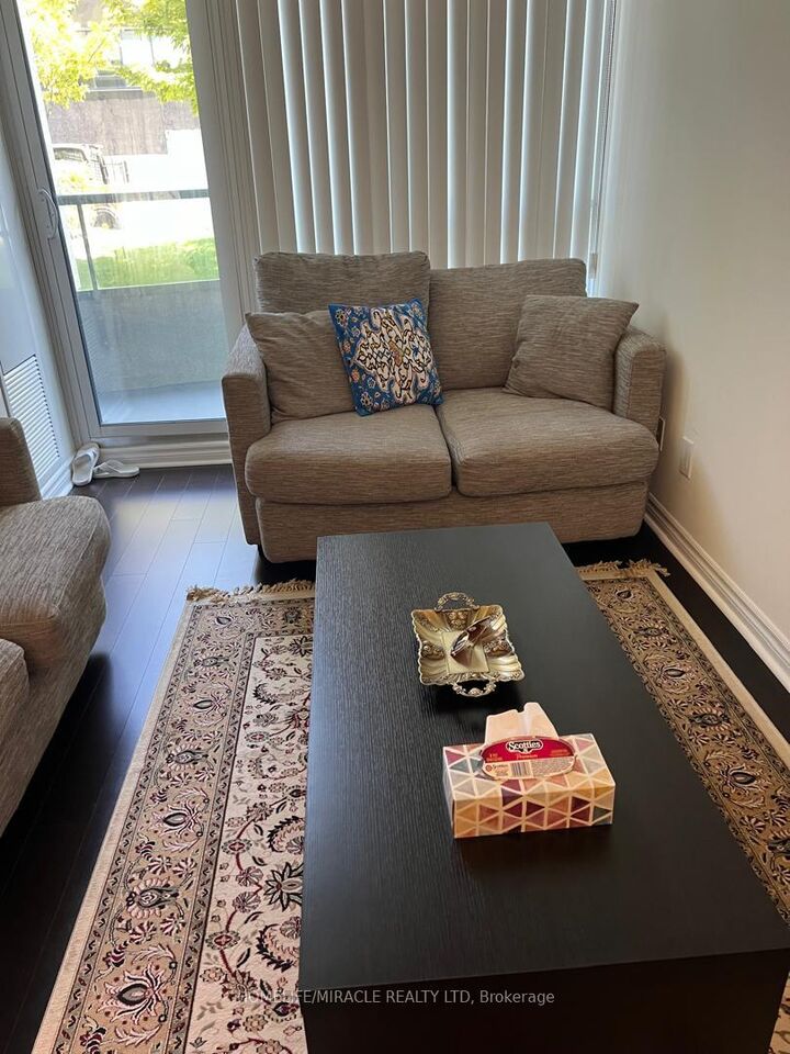 Property Photo:  35 Hollywood Avenue 102  ON M2N 0A9 