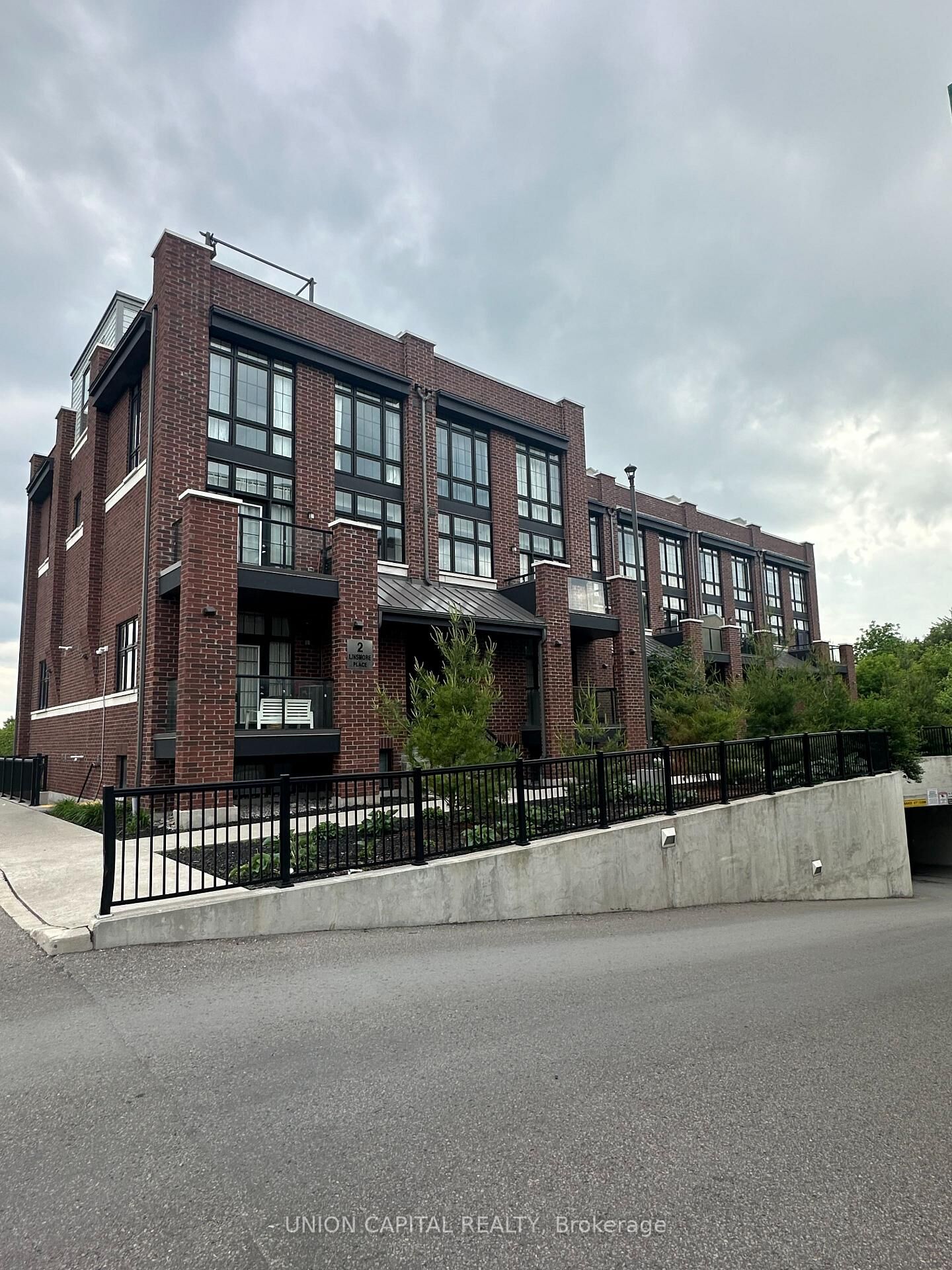 Property Photo:  2 Linsmore Place 306  ON L4A 4T4 