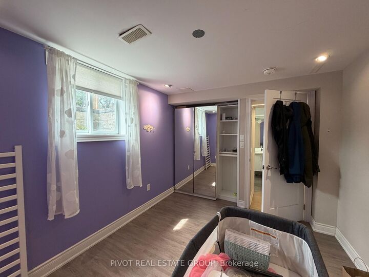 Property Photo:  1303 Freeport Drive  ON L5C 1S5 