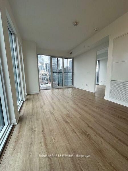 Property Photo:  319 Jarvis Street 712  ON M5B 2C2 