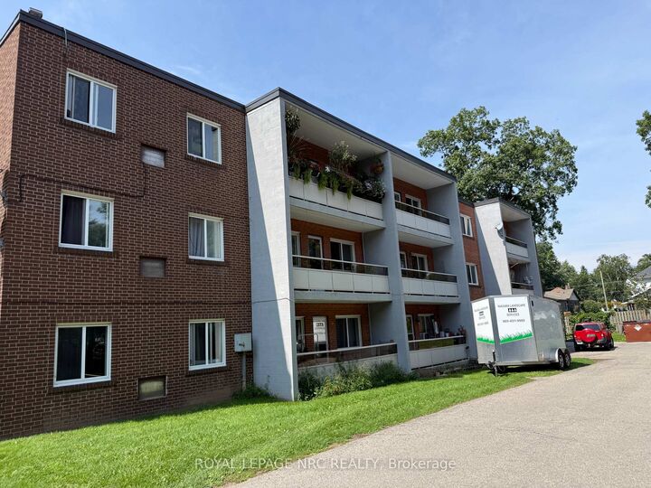 Property Photo:  6035 Murray Street 34  ON L2G 2K4 