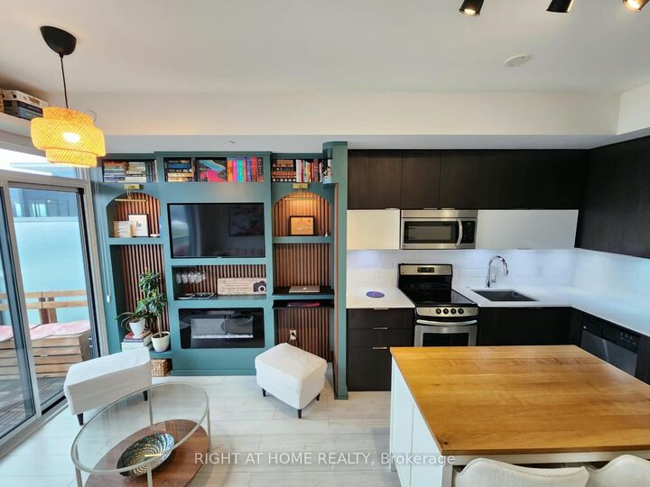 Property Photo:  56 Annie Craig Drive 608  ON M8V 0C8 