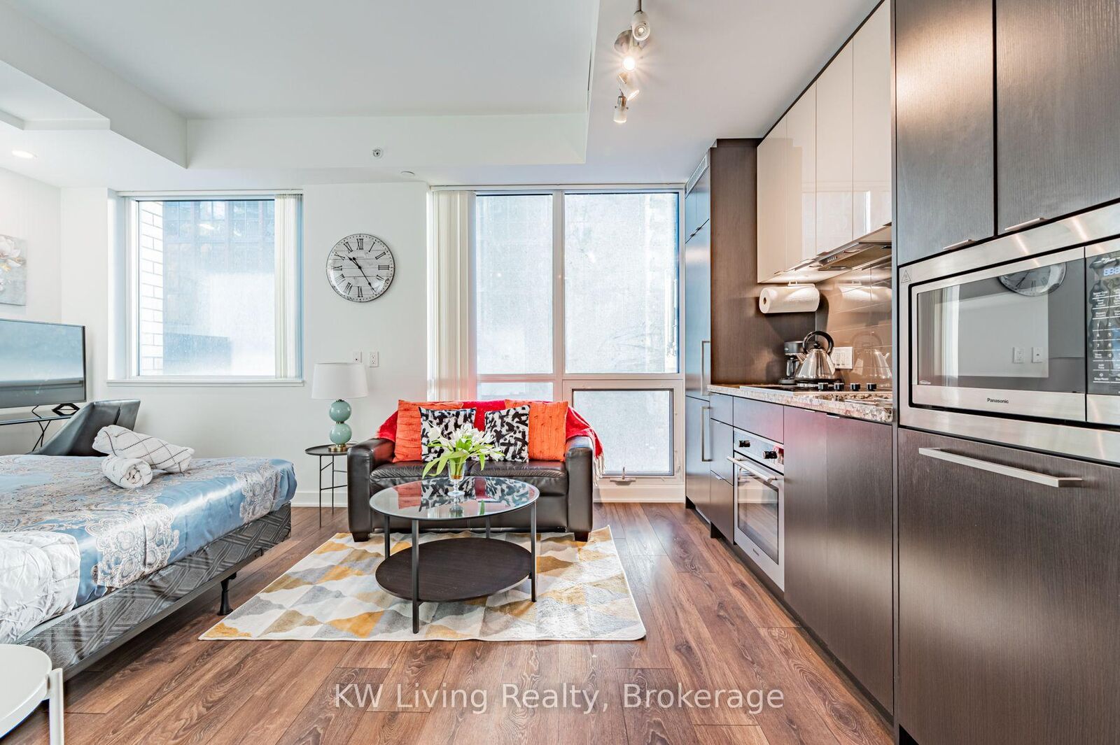 Property Photo:  115 Blue Jays Way 520  ON M5V 0N4 