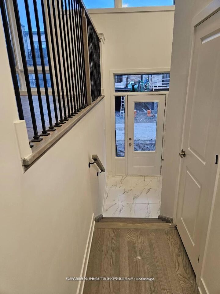 Photo de la propriété:  763 Stanstead Path  ON L1K 3G4 