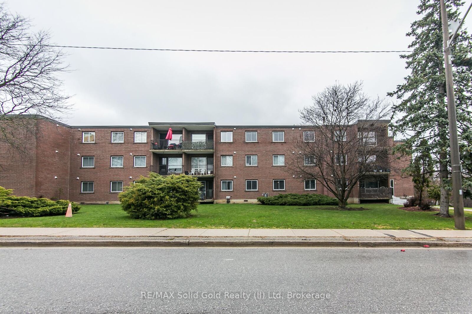 Property Photo:  4 Avalon Place 308  ON N2M 4N9 