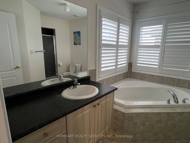 Property Photo:  15 Grayleaf Drive  ON L4A 1S8 
