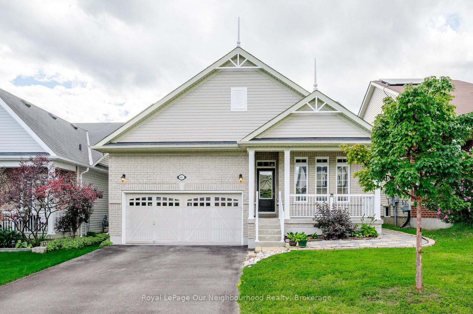 Property Photo:  661 Robinson Drive Upper  ON K9A 0J4 