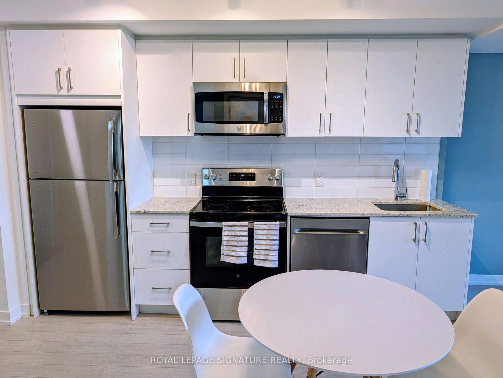 Property Photo:  4010 Eglinton Avenue W 509  ON M9A 0G5 