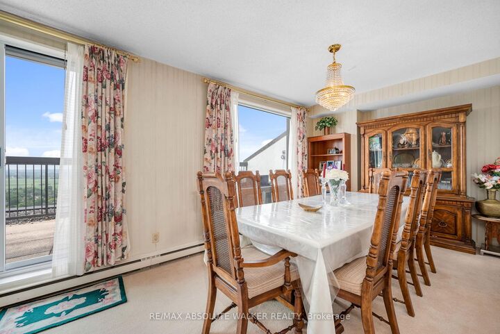 Property Photo:  1380 Prince Of Wales Drive Ph6  ON K2C 3N5 