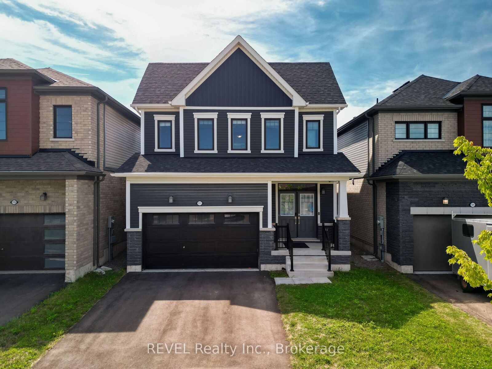 Property Photo:  111 Sunflower Crescent  ON L3B 0L1 