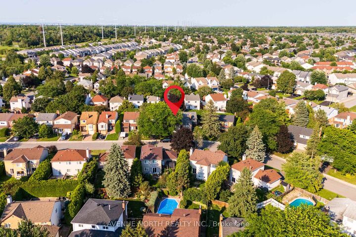 Property Photo:  23 Bluegrass Drive  ON K2M 1G2 