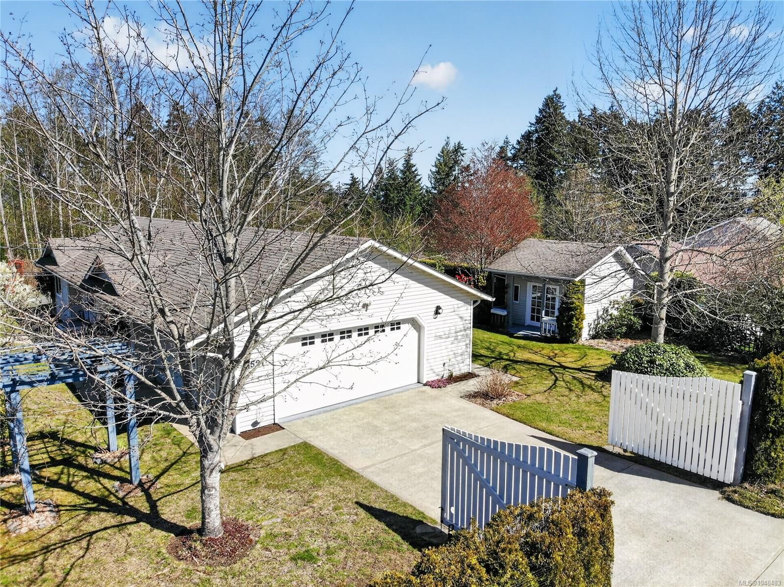Property Photo:  4521 Sunwood Pl  BC V0R 1G0 