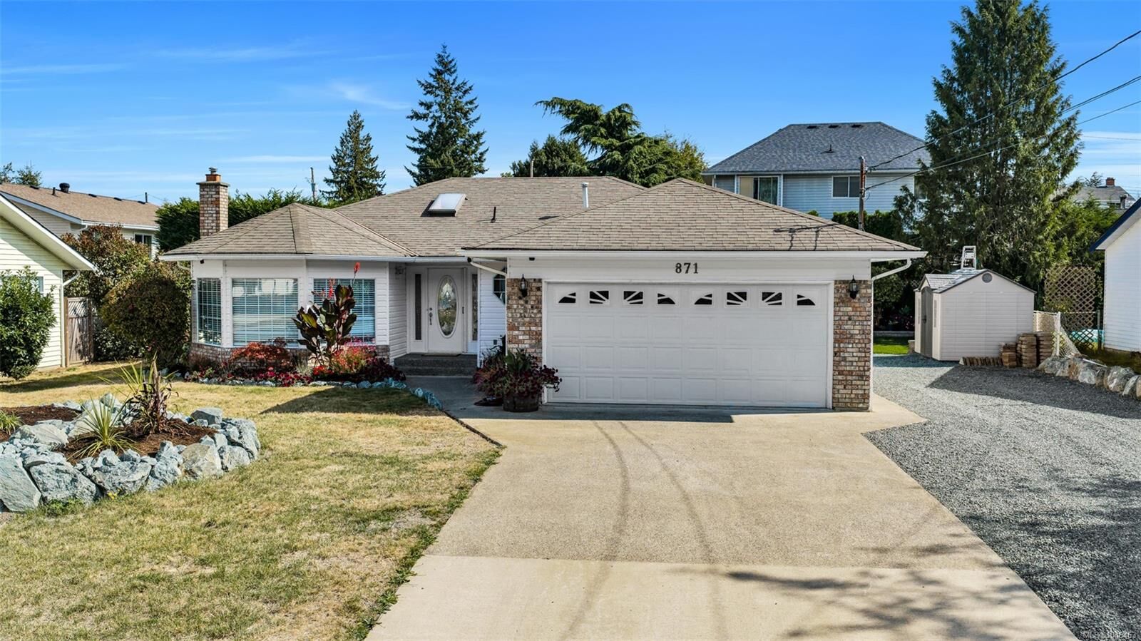 Property Photo:  871 Colonia Dr  BC V9G 1N5 