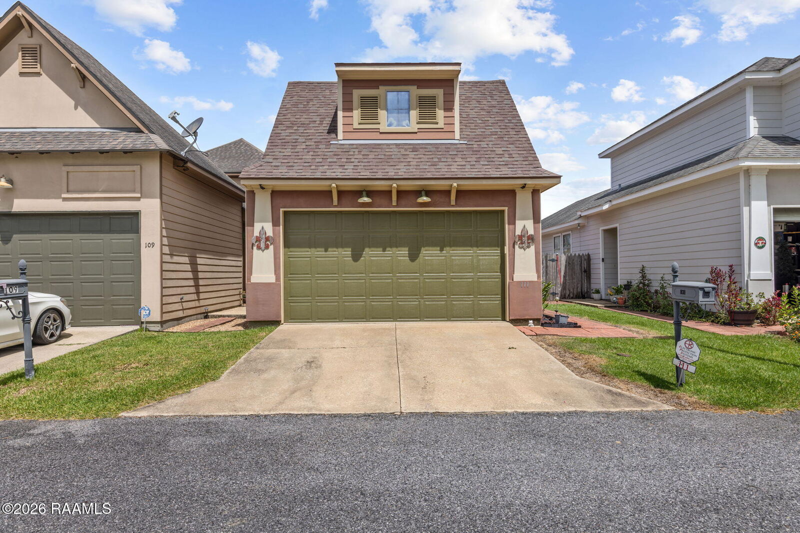 Property Photo:  111 Villa Park Lane  LA 70508 
