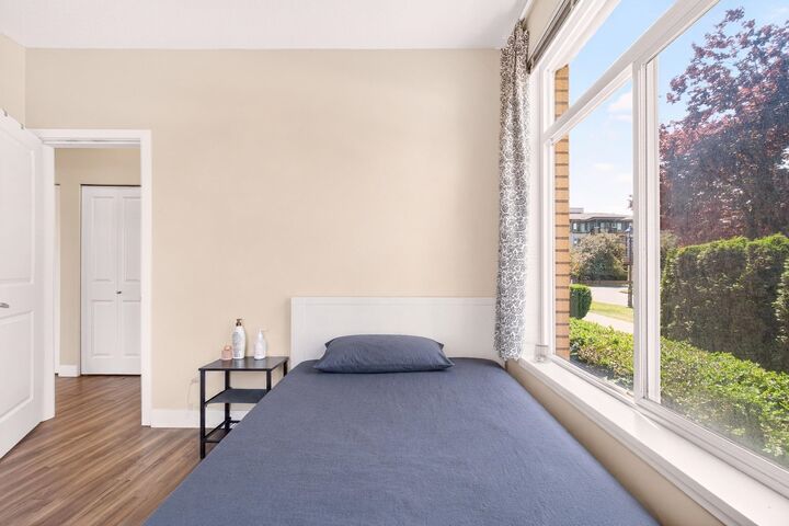 Property Photo:  5692 Kings Road Second Bedroom  BC V6T 1K8 
