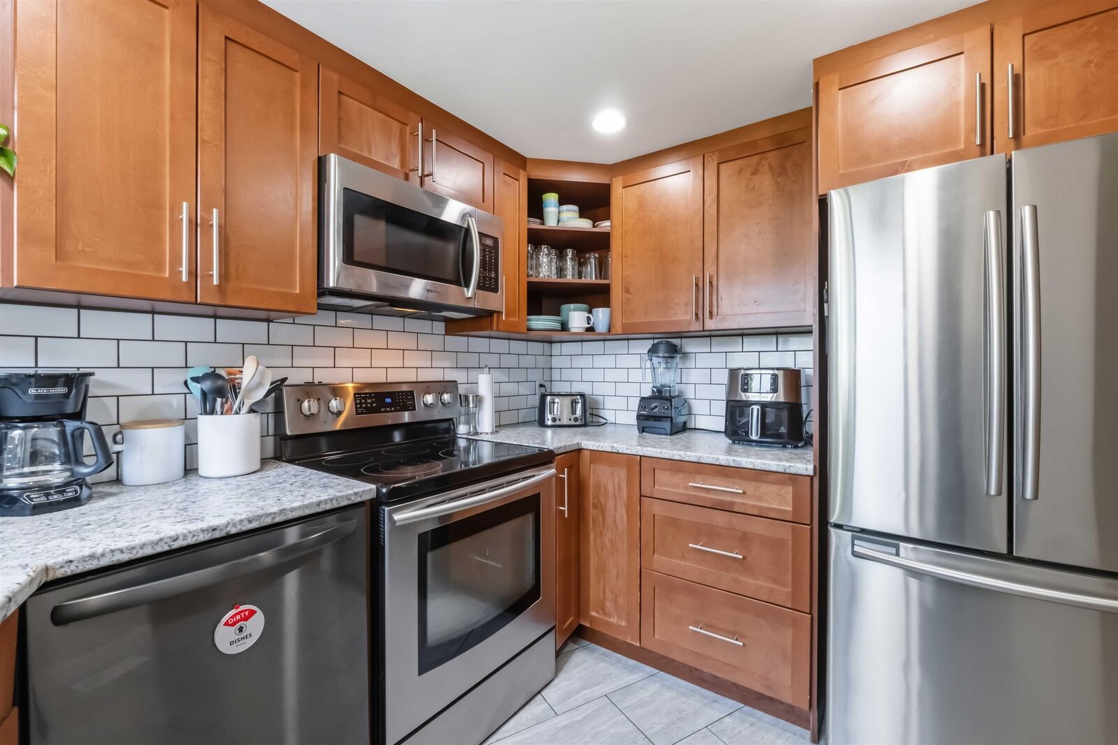 Property Photo: 19240 119 Avenue 8 BC V3Y 2E8