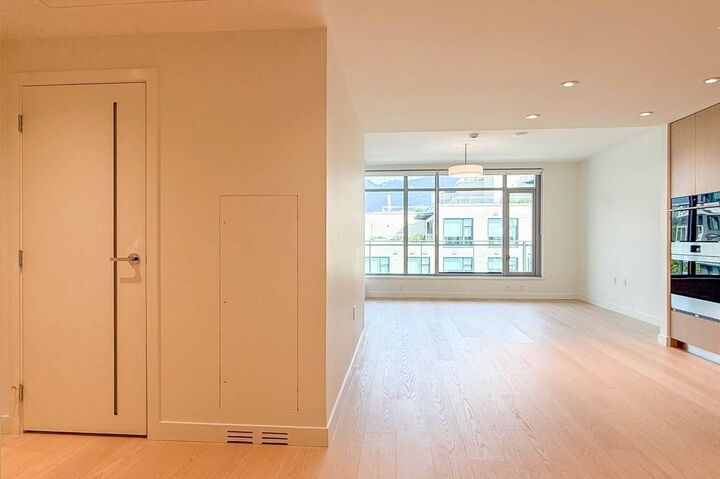 Property Photo:  777 Harbour 607  BC V7P 0G2 