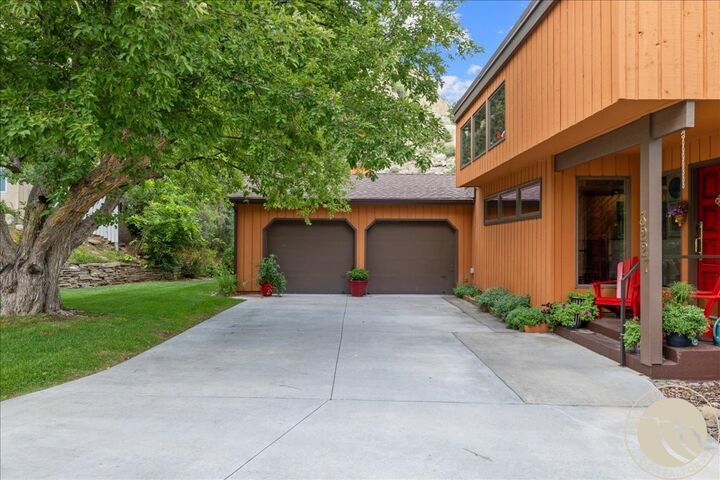 Property Photo:  3227 Country Club Circle  MT 59102 